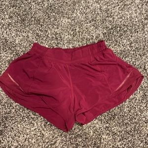 Lululemon Maroon Hotty Hot short 2.5 ins